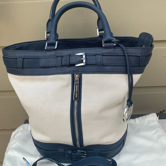 Michael Kors Kingbury Purse - Picture 1 of 13